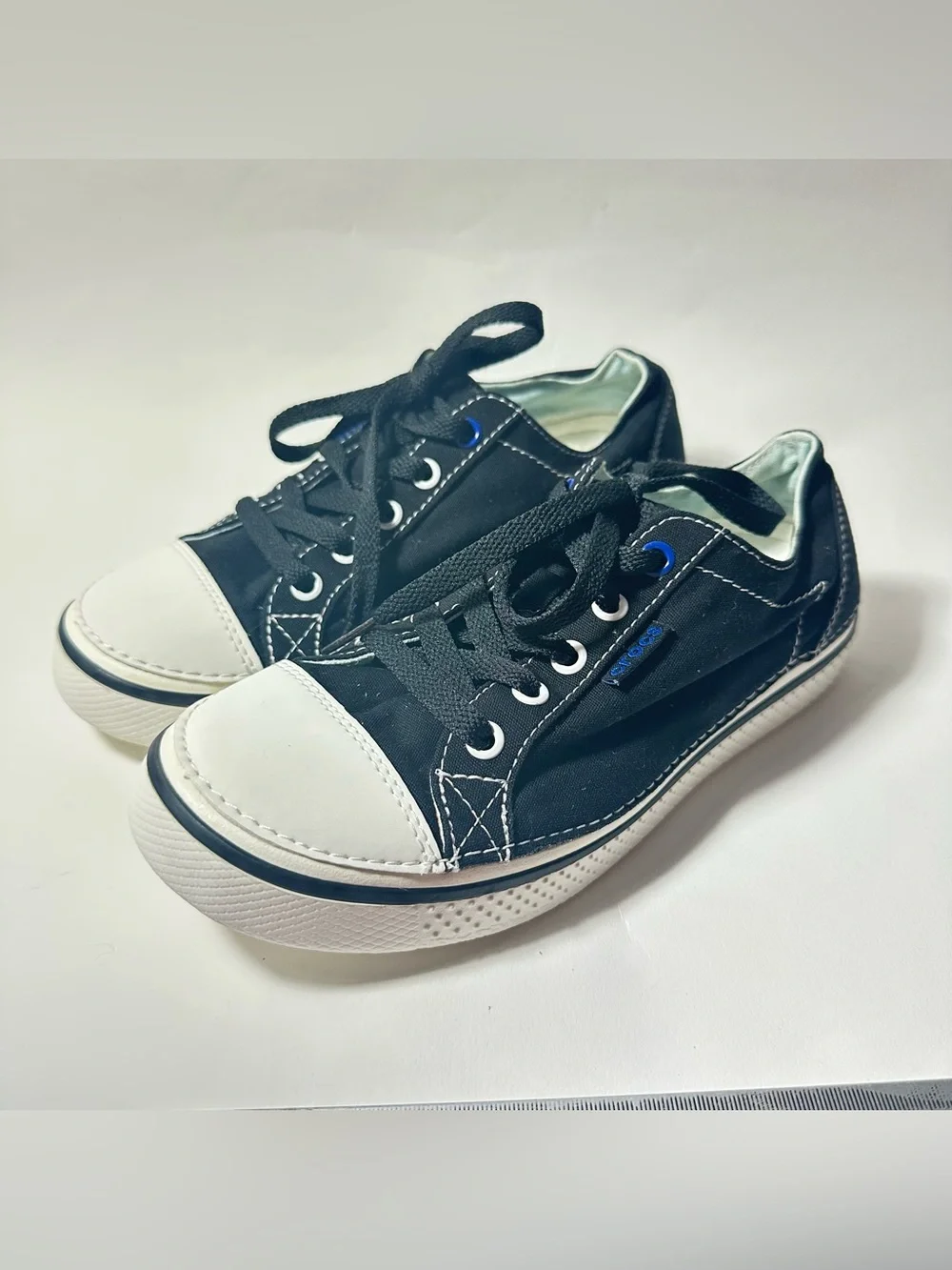 Crocs Hover Sneakers Black Canvas White Toecap Outsole J5 2013 Release 14797